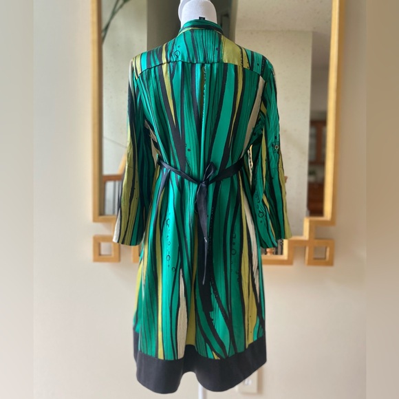 Bebe green silk dress with tie and front pleats - Picture 3 of 13